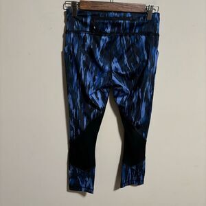 Lululemon Pace Rival Crop *Full-On Luxtreme Painted Animal Sprinkler- Size 4